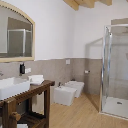 Cascina Monte Tivino * 萨罗